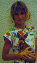 Marion Schaffer mit Chihuahua Rocky